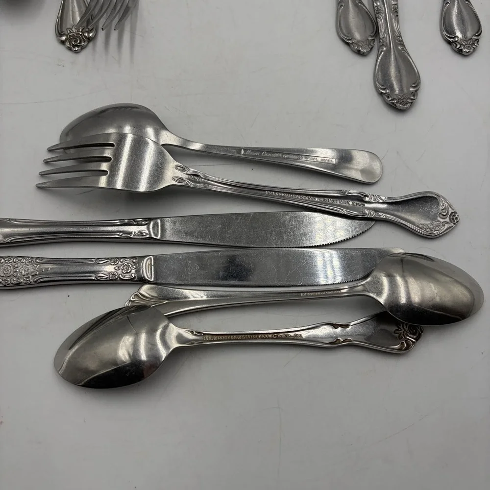 ONEIDA Flatware Deluxe Wm A Rogers Stainless Flatware Rodger's 14 Pc Variety
